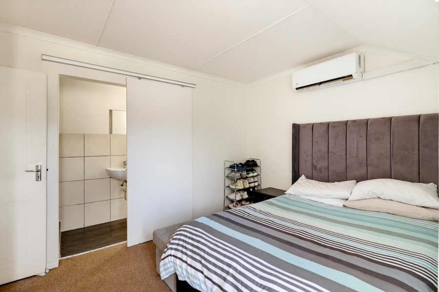 1 Bedroom Property for Sale in Whispering Pines Western Cape
